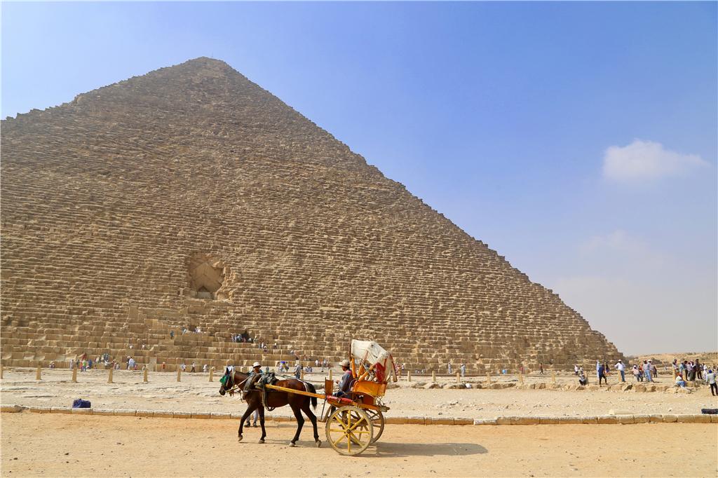埃及金字塔城市全景图片_埃及金字塔城市有哪些_埃及金字塔在哪个城市