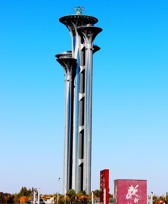 知道世界上最高的奥林匹克五环标志坐落在哪里的什么建筑上吗?