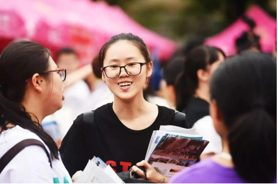 文科能高考河南学校分上本科吗_文科在河南考哪些大学_河南高考350分文科能上什么学校